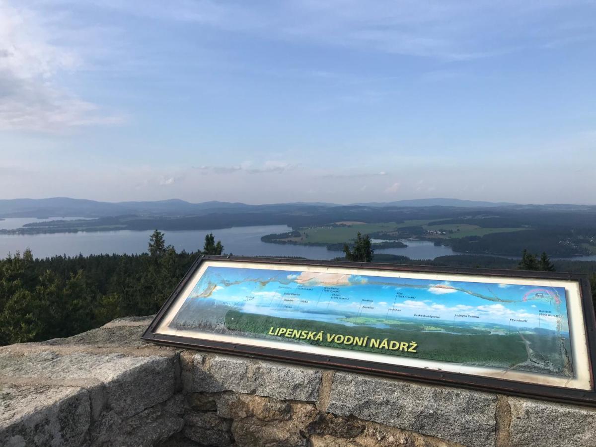 Hauslipno Bungalov Na Lipne ليبنو ناد فلتافو المظهر الخارجي الصورة
